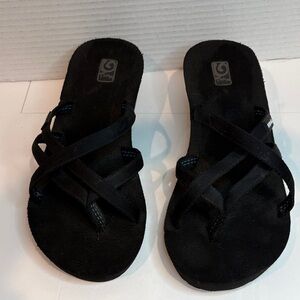 Teva Olowahu Black Strappy Wedge Sandals